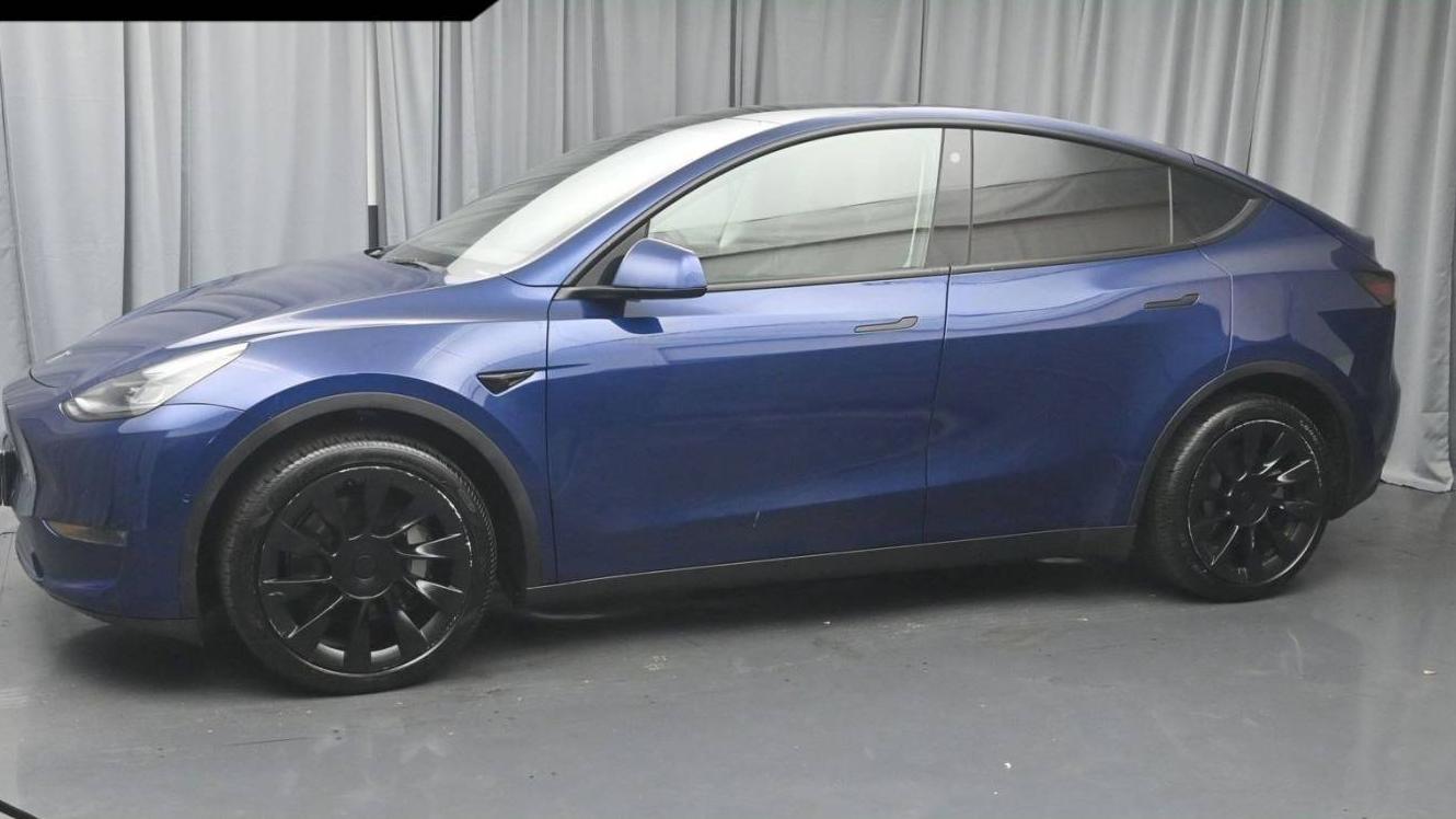 TESLA MODEL Y 2022 7SAYGAEE7NF377929 image